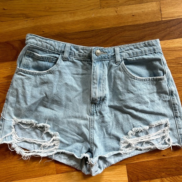 Light wash denim shorts princess Polly - 10 - Picture 1 of 3